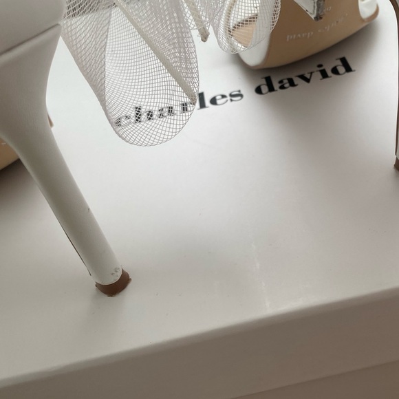Charles David white bow heels size 6 - Picture 5 of 7